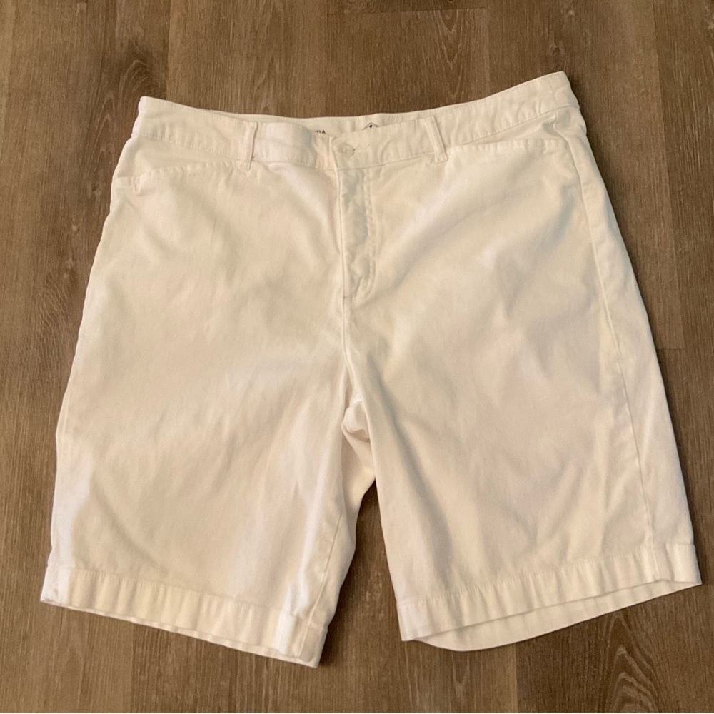 St John’s Bay Bermuda Jeans Shorts. Size 18